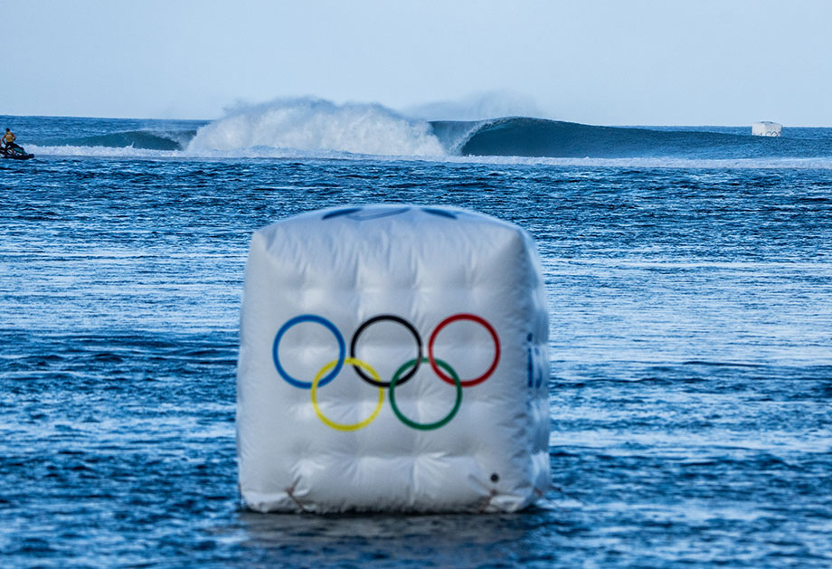 Isa Surfing